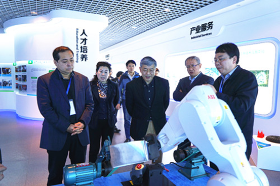 NSFC重大研究計(jì)劃&ldquo;共融機(jī)器人基礎(chǔ)理論與關(guān)鍵技術(shù)&rdquo;立項(xiàng)研討會(huì)圓滿召開